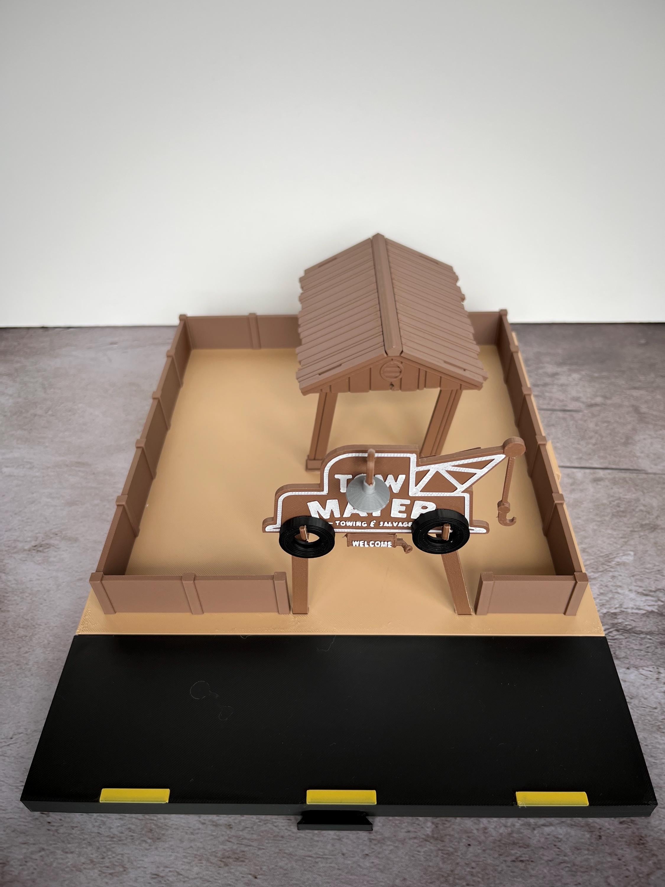 Route 66 Town, Model Town, Junkyard Shack Playset | Tow Mater